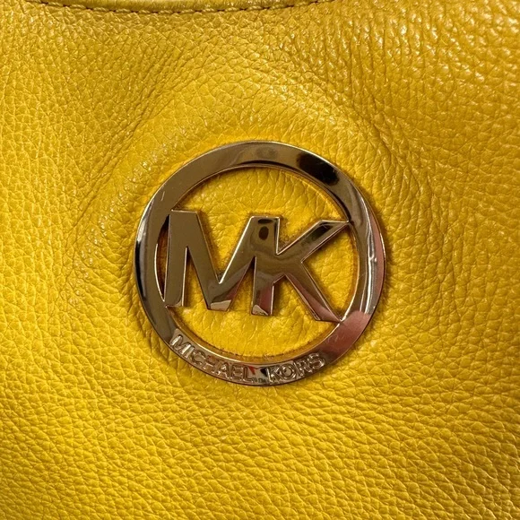 MICHAEL Michael Kors Large Leather‎ Fulton Chain Shoulder Tote (Citrus) - Picture 16 of 16